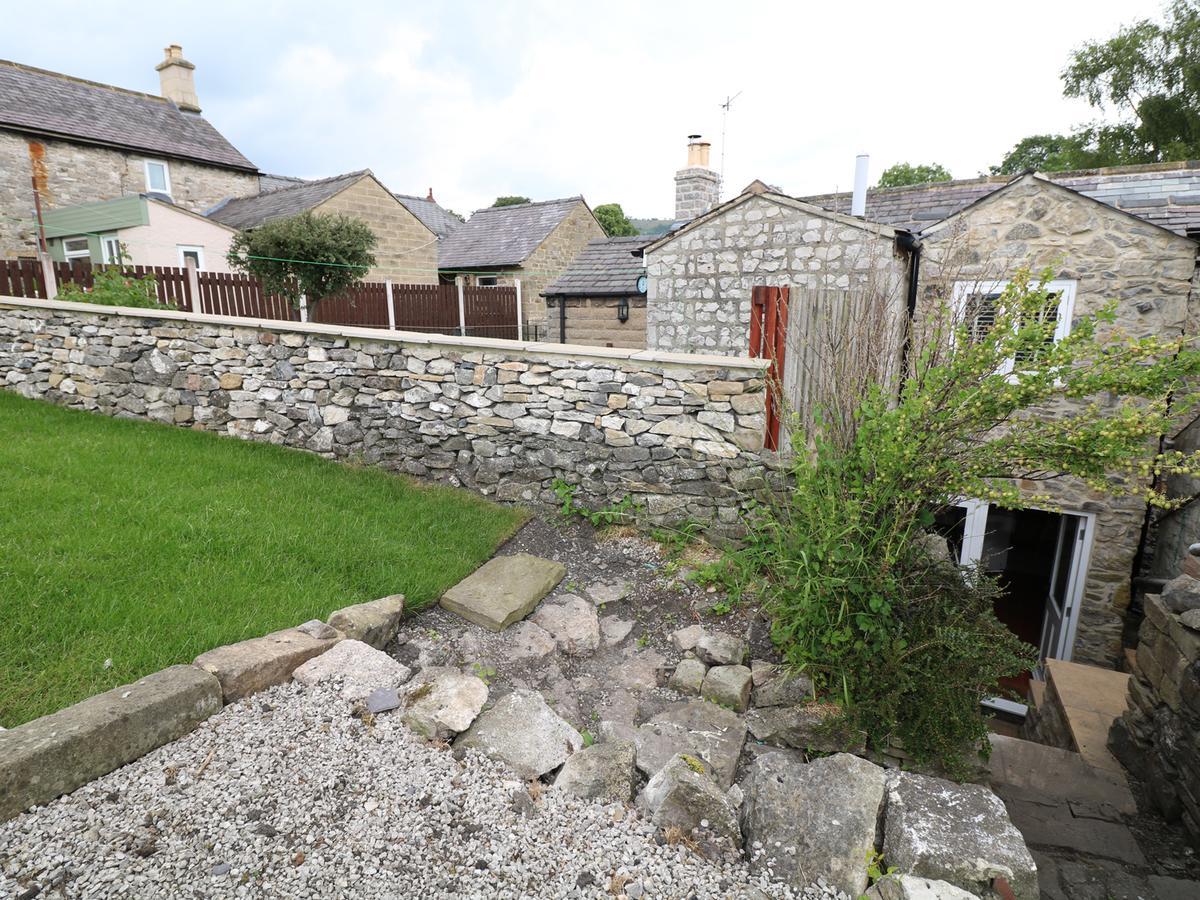 Gritstone * Bakewell