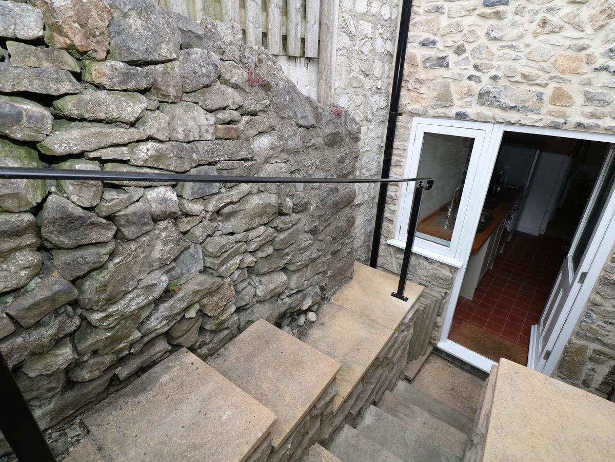 Gritstone *